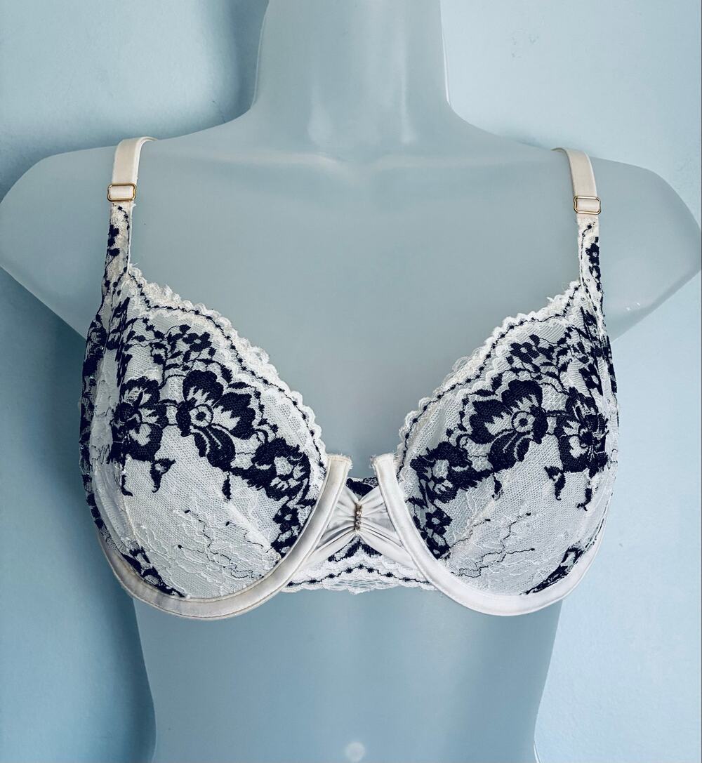 Victoria's Secret Bra Unlined Demi Lace Rhinestone 36C White Black